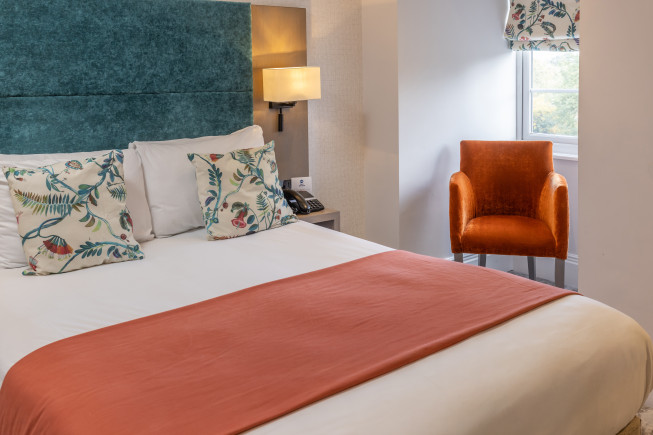 1 Night Bed & Breakfast Stay