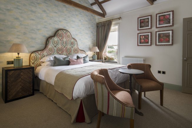 Overnight stay and breakfast