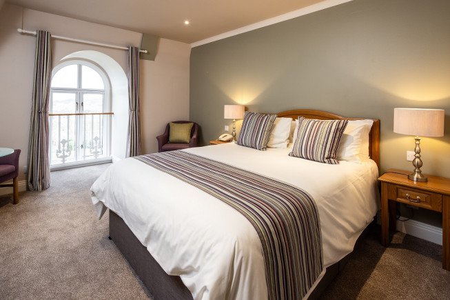 Summer Dine & Stay