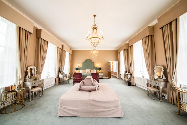 Empress Suite