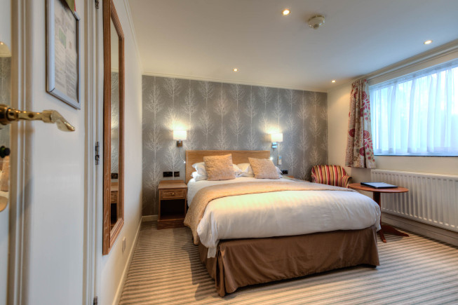 DBB in a Sea View King - Bronze