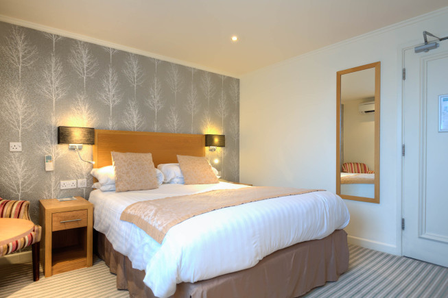 B&B in a Sea View King- Bronze