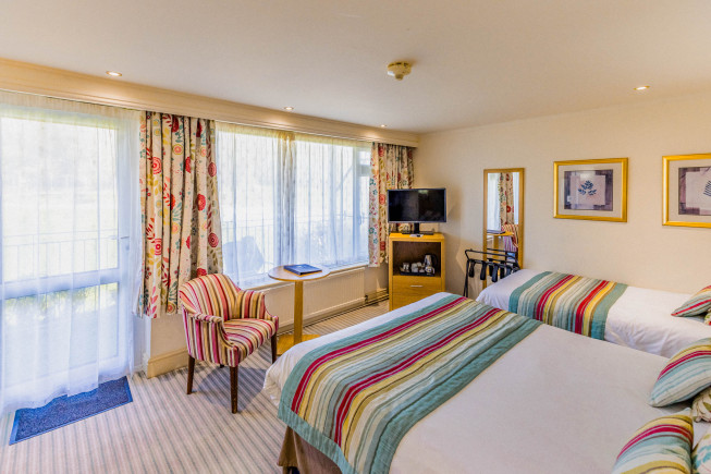 B&B in a Balcony Room - Silver