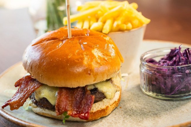 Dog & Doublet Burger Night