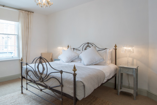 Sunday Night Stay + 2 Course Meal