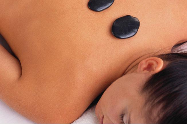 ELEMIS EXPERT™ Hot Stone Massage