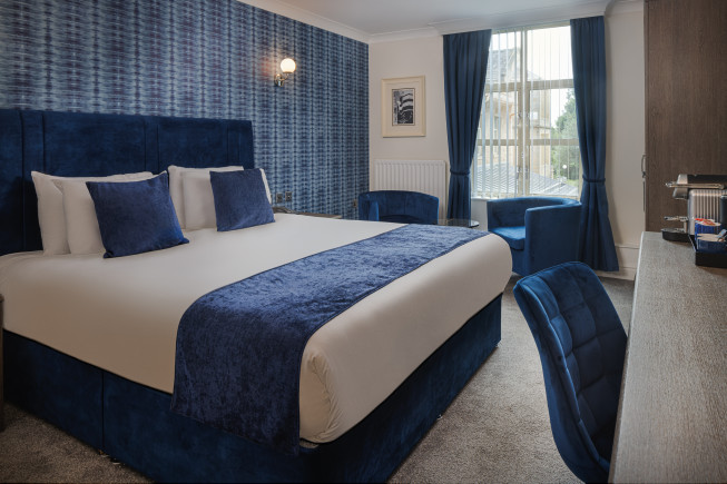 Deluxe Stay with Dinner & Breakfast